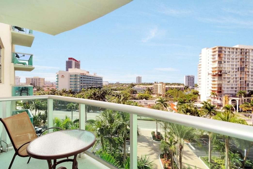 Apartamento En La Playa The Tides Apartment Hollywood Exterior photo